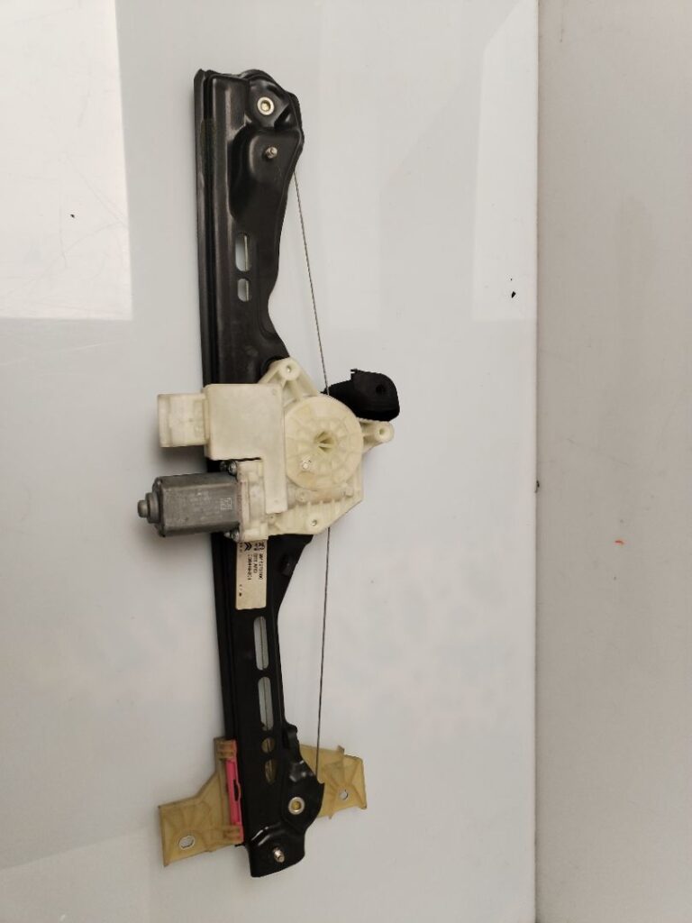 ELEVALUNAS TRASERO DERECHO 136230