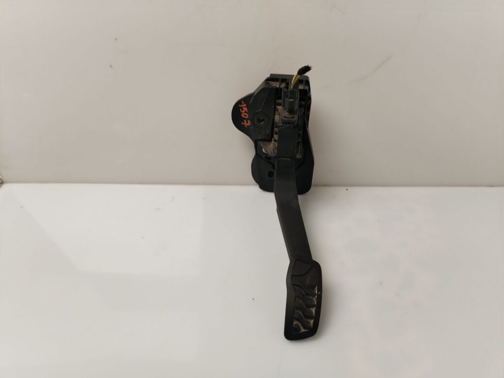 PEDAL ACELERADOR 136168