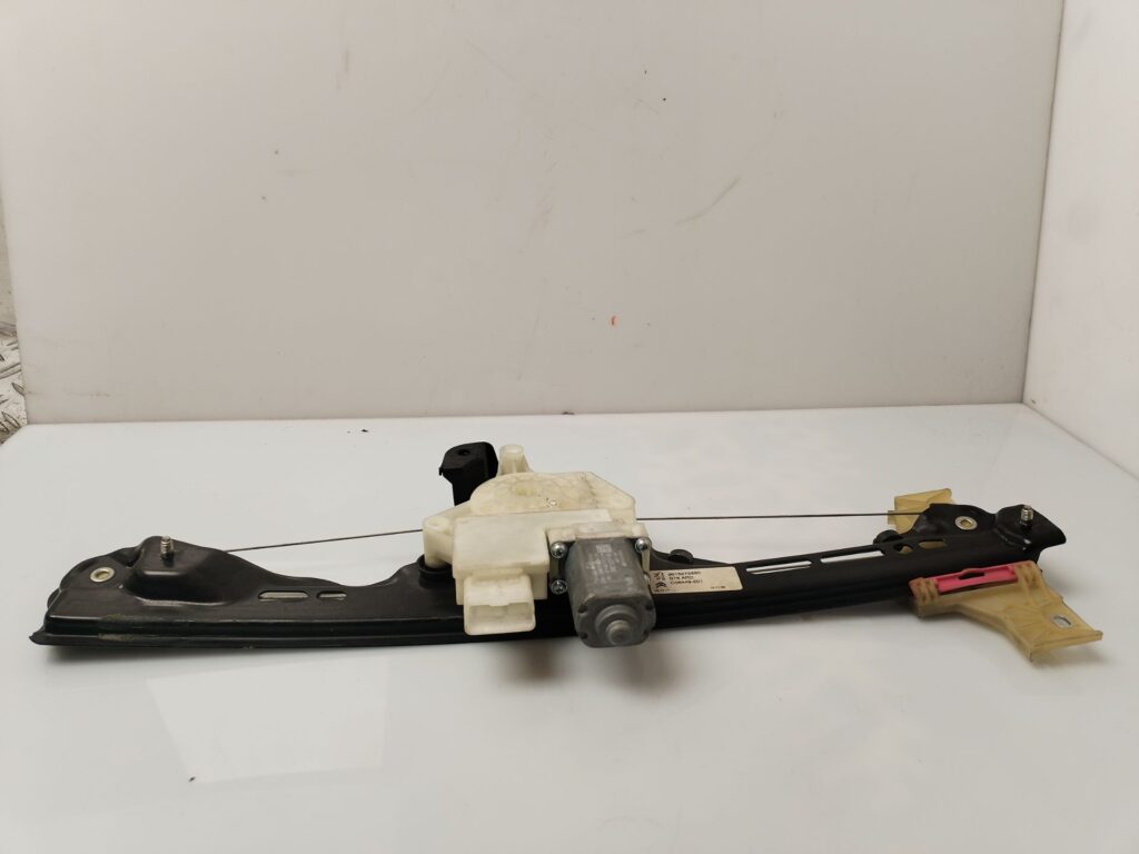 ELEVALUNAS TRASERO DERECHO 136230