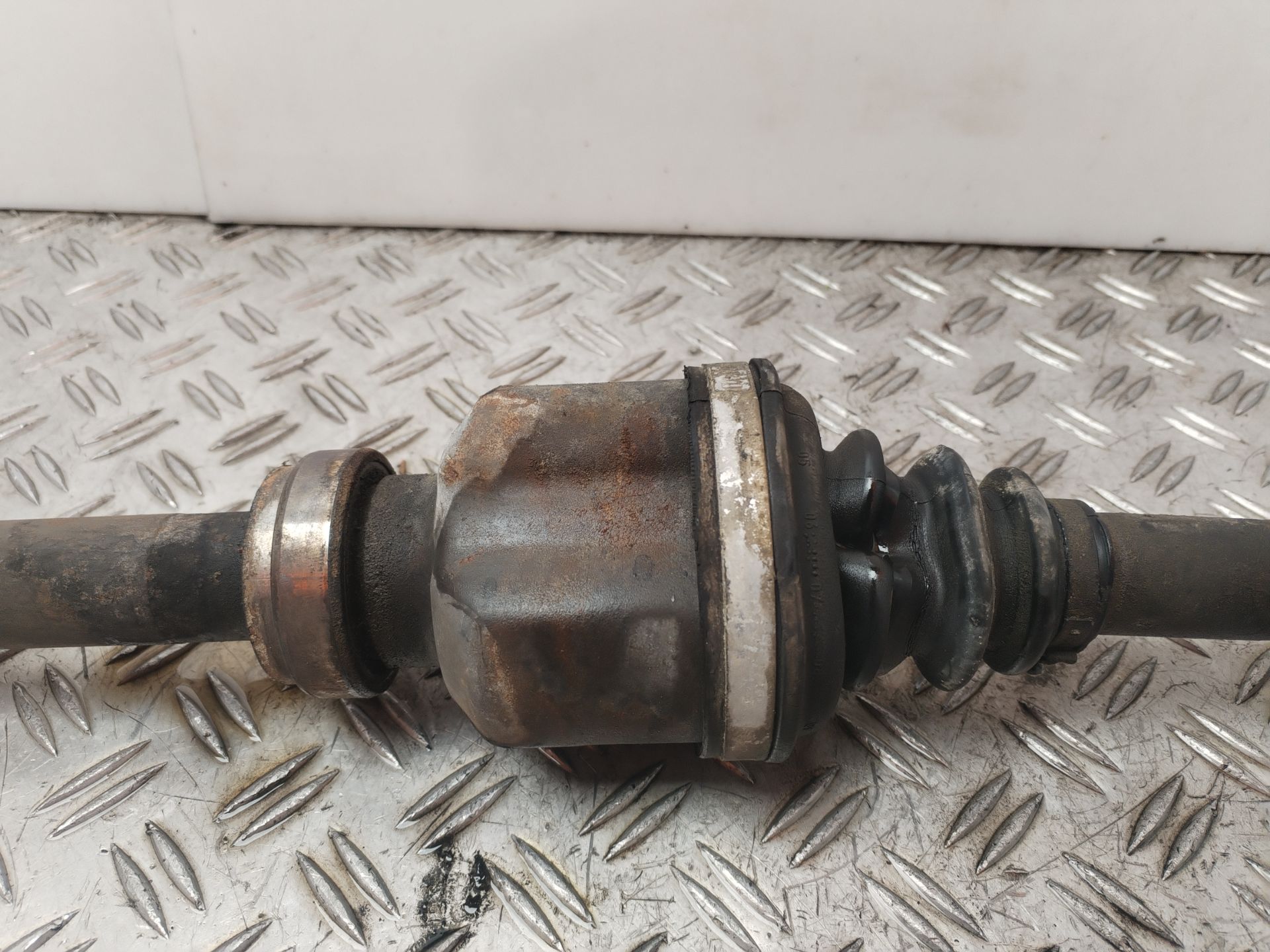 TRANSMISION DELANTERA DERECHA 135860