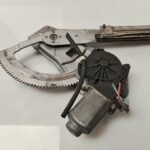 ELEVALUNAS DELANTERO DERECHO 136299