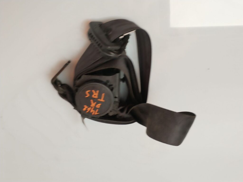 CINTURON SEGURIDAD TRASERO DERECHO 135883