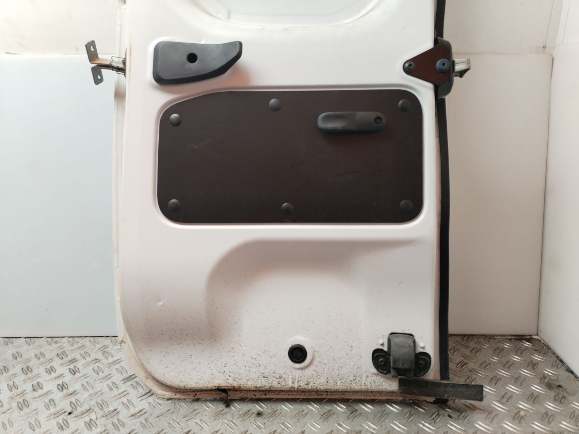 PUERTA TRASERA DERECHA 136294