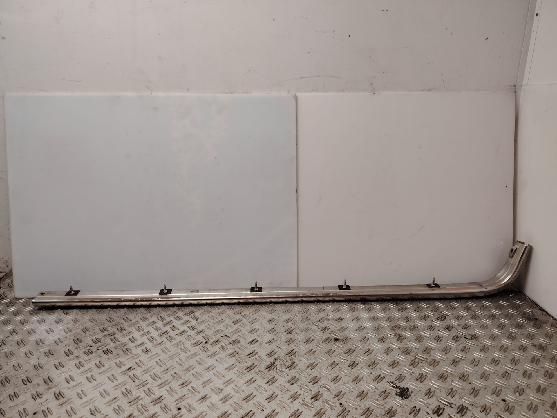 SOPORTE / GUIA PUERTA CORREDERA 136360