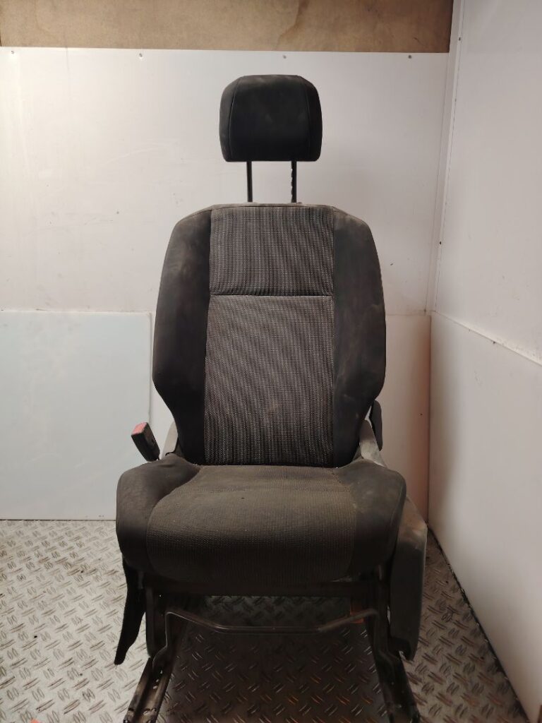 ASIENTO DELANTERO IZQUIERDO 136337