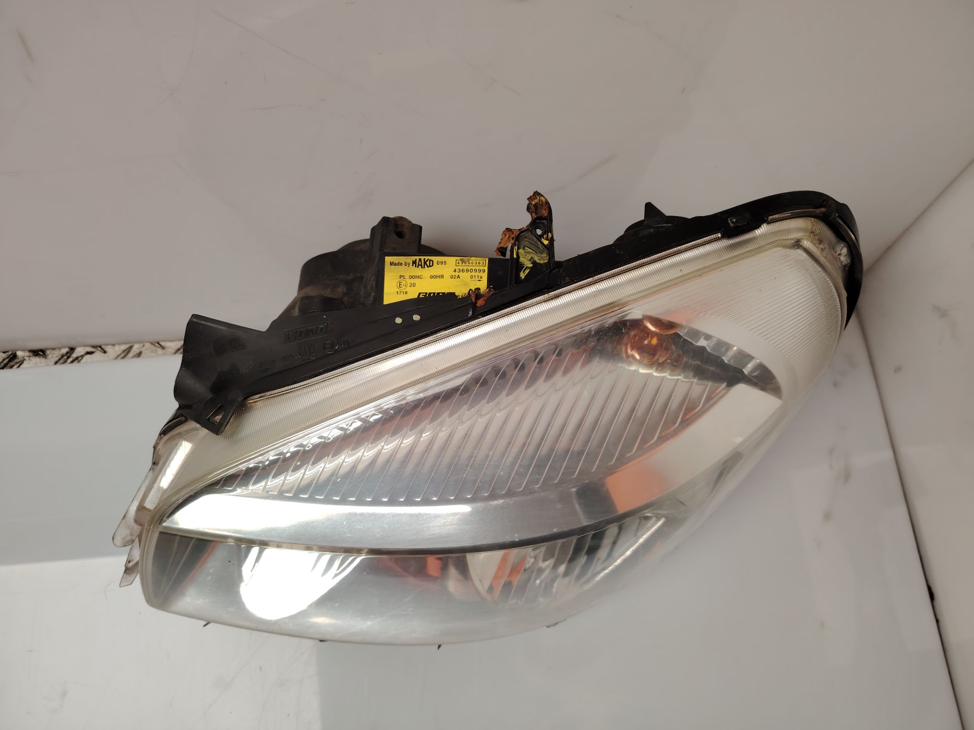 FARO IZQUIERDO 136506