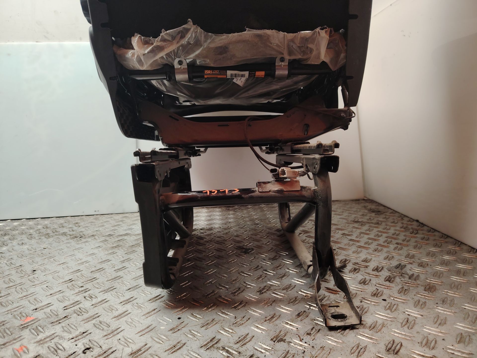 ASIENTO DELANTERO IZQUIERDO 136338