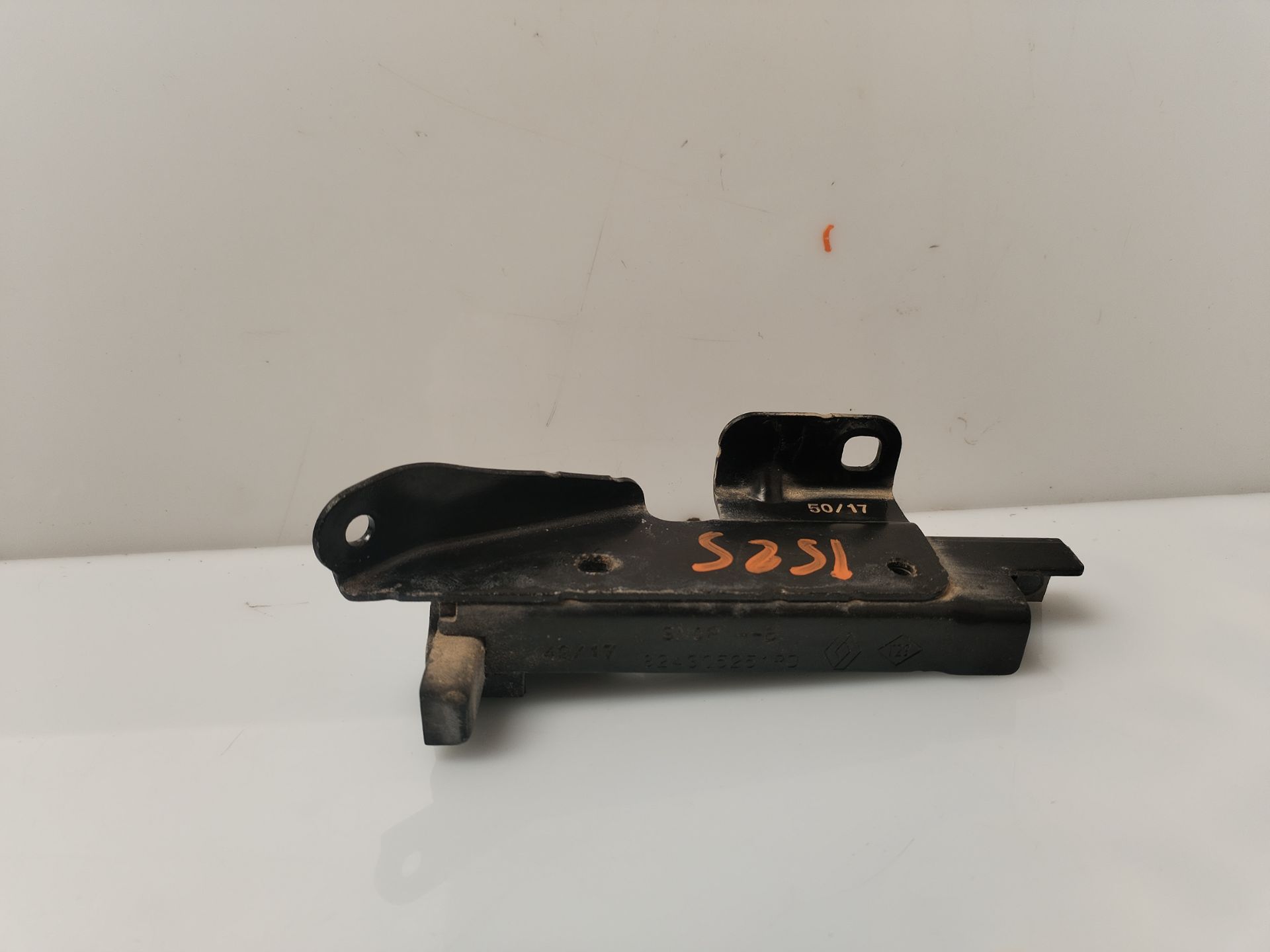 SOPORTE / GUIA PUERTA CORREDERA 136152