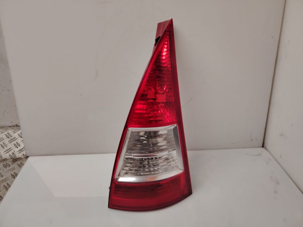 PILOTO TRASERO DERECHO 136559