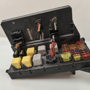 CAJA RELES / FUSIBLES 136025