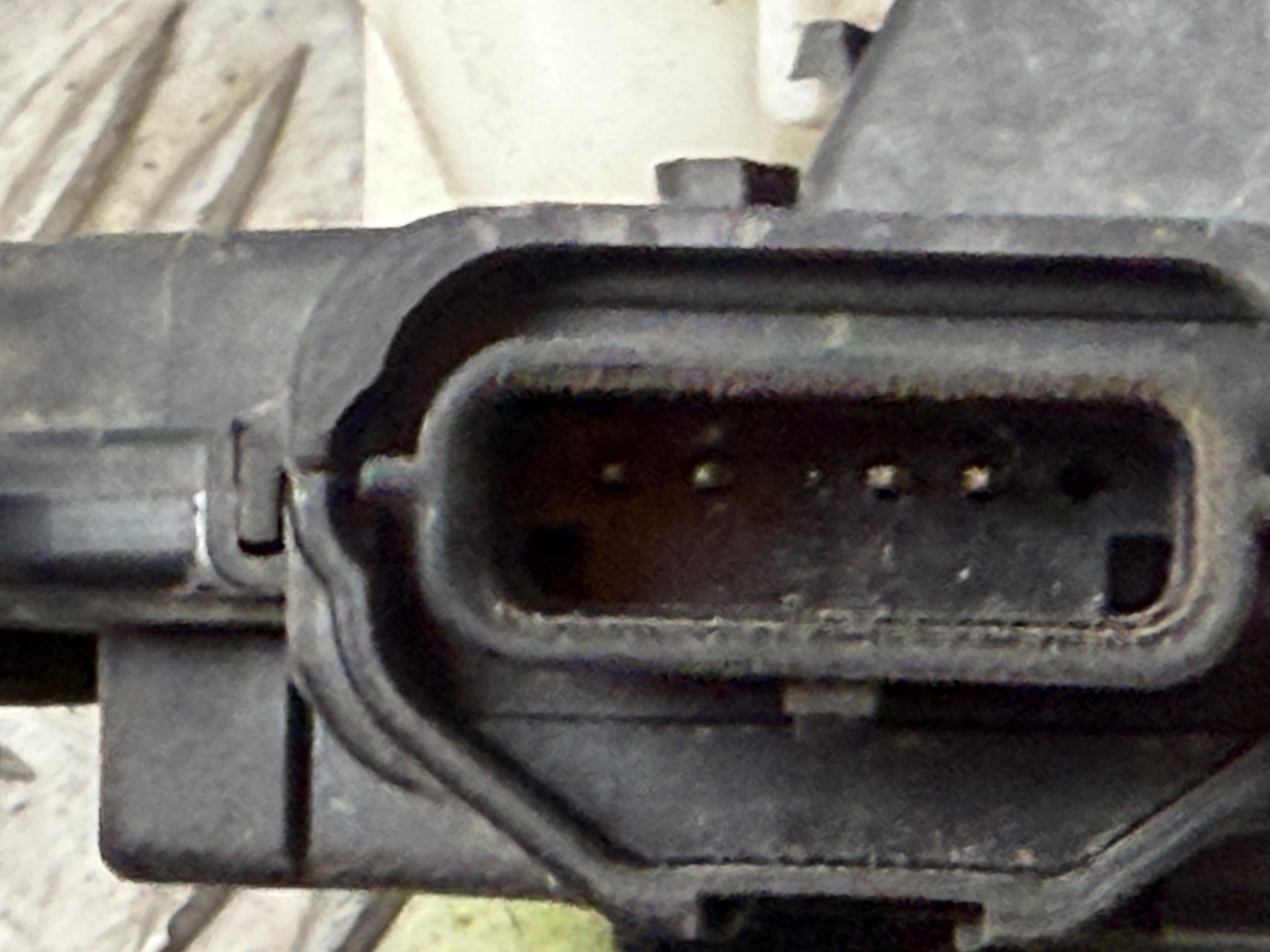 CERRADURA PUERTA DELANTERA IZQUIERDA 135941