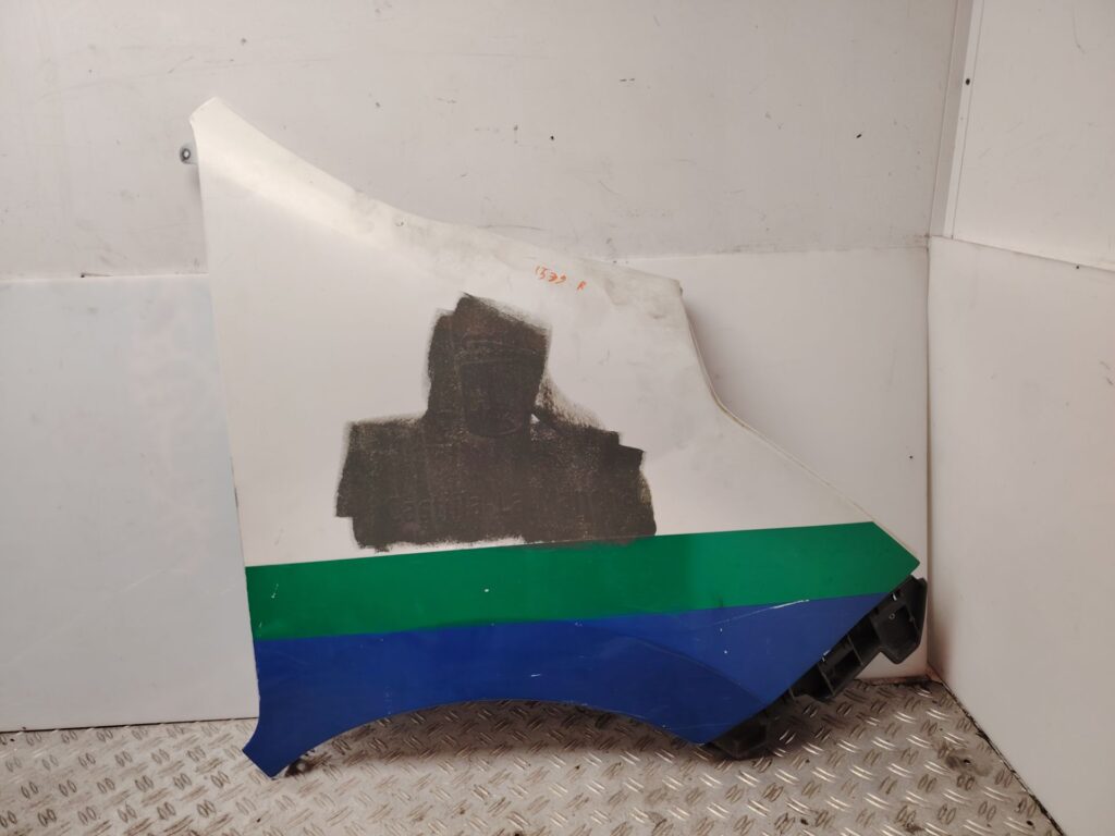 ALETA DELANTERA DERECHA 136350