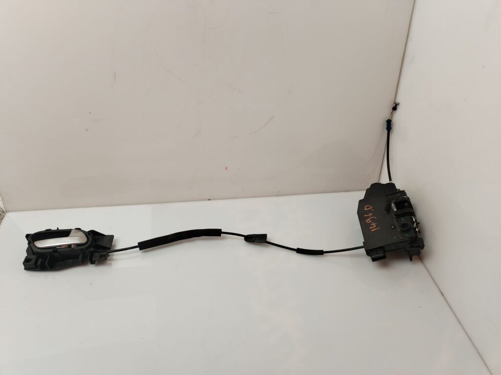 CERRADURA PUERTA DELANTERA DERECHA 136121