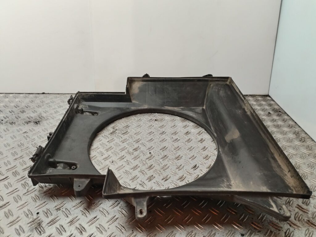 CALANDRA DELANTERA DE RADIADOR 135930