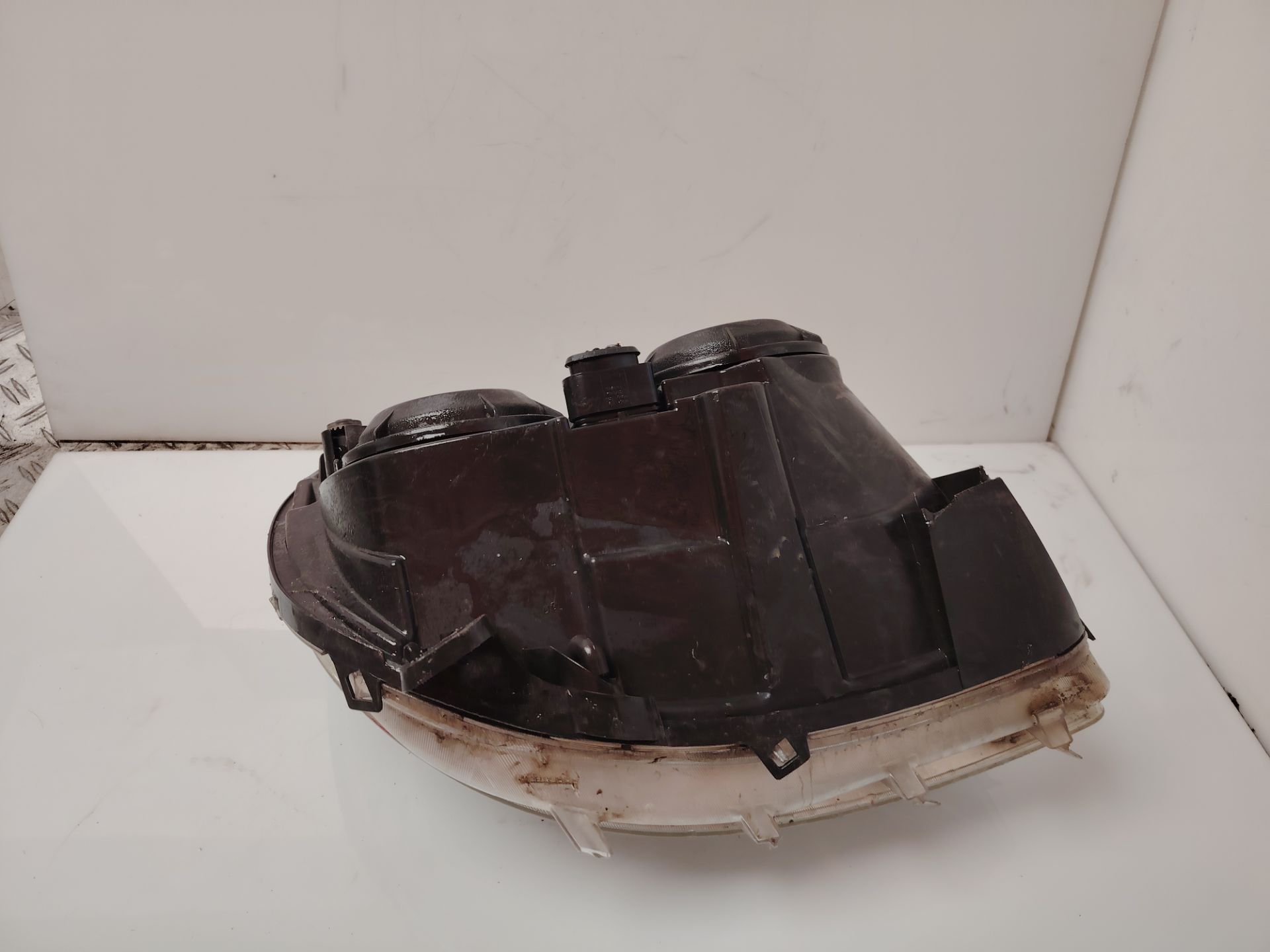 FARO IZQUIERDO 136506