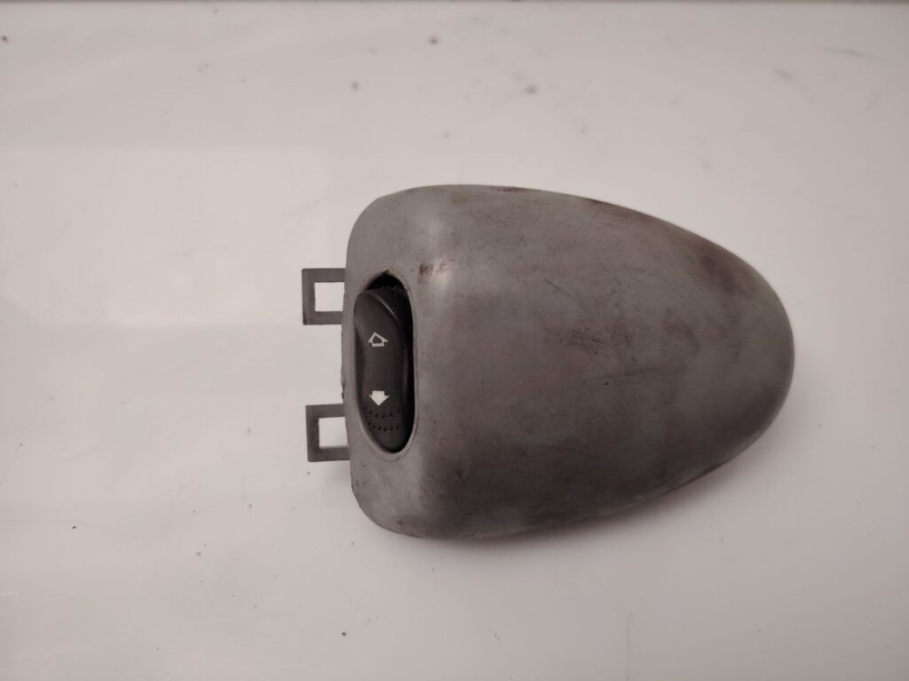 MANDO ELEVALUNAS DELANTERO DERECHO 136324