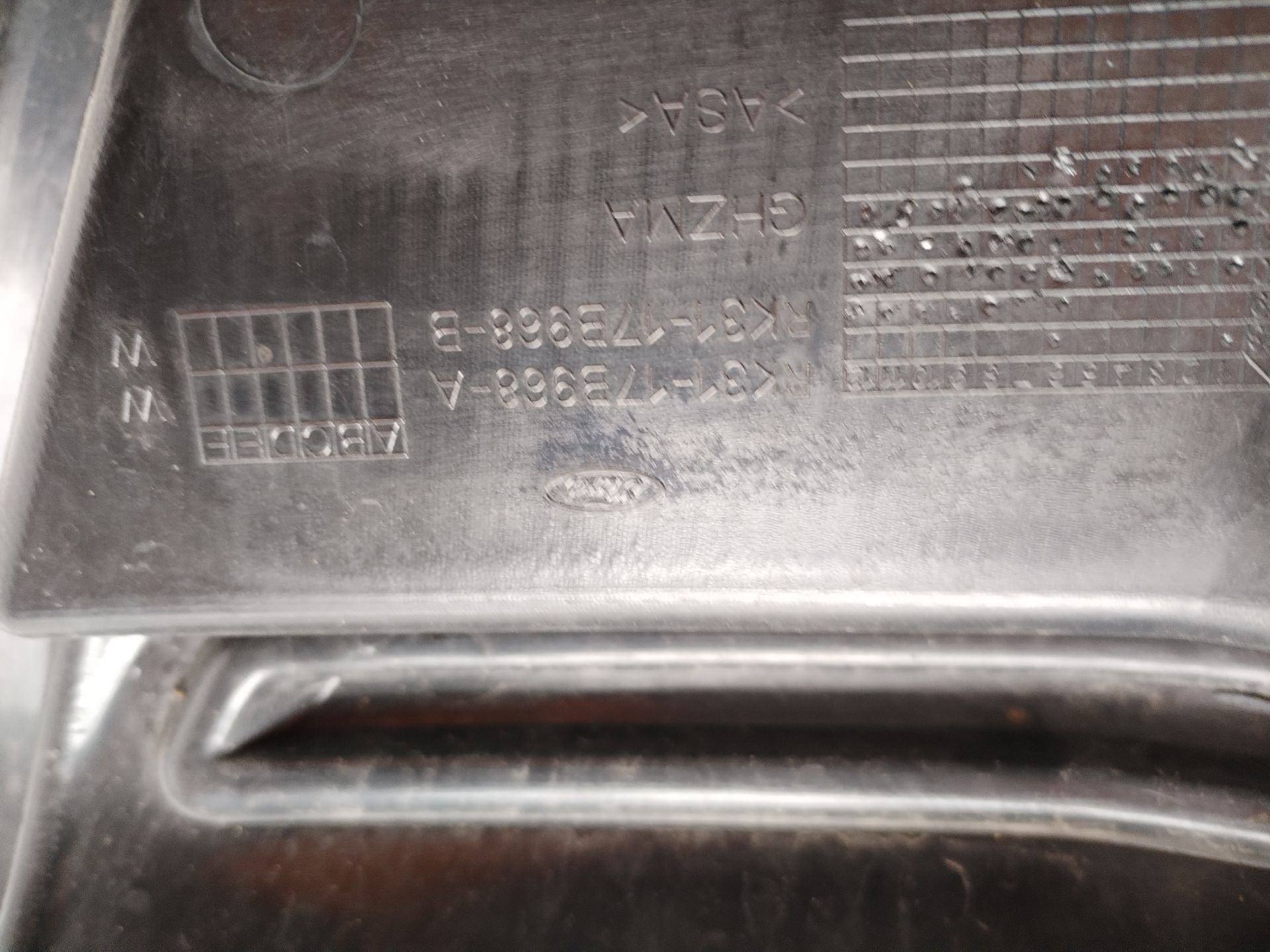 REJILLA DELANTERA 136210