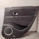 GUARNECIDO PUERTA TRASERA DERECHA 136672