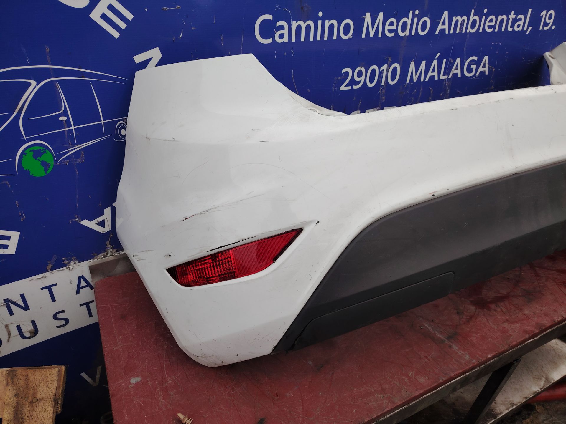 PARAGOLPES TRASERO 136364