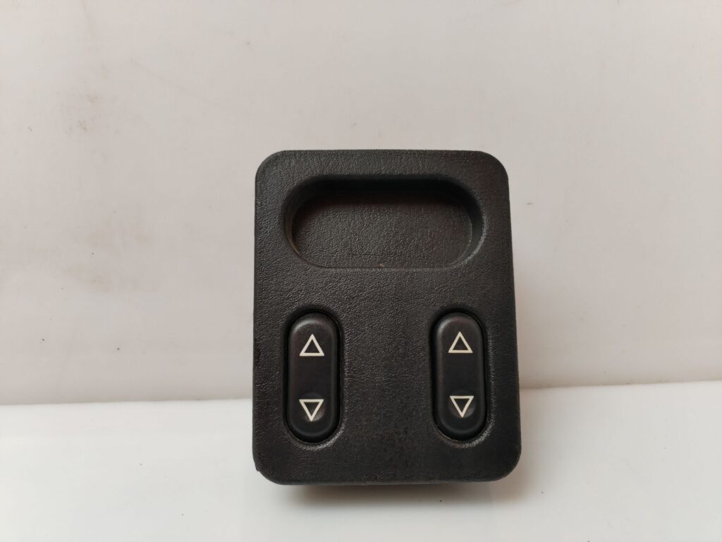 MANDO ELEVALUNAS DELANTERO IZQUIERDO 135914