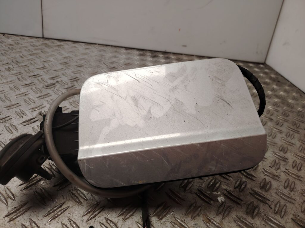 TAPA EXTERIOR COMBUSTIBLE 136695