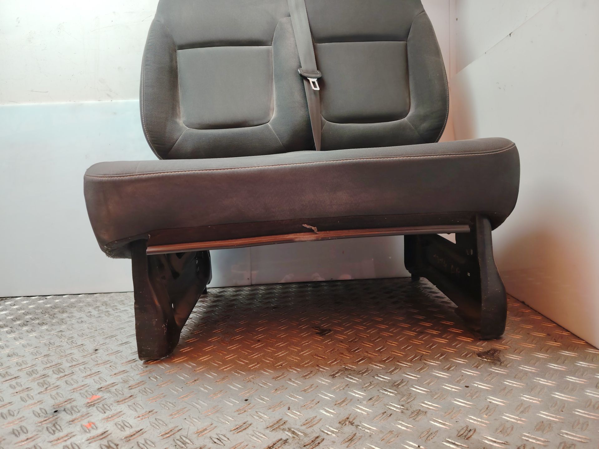 ASIENTO DELANTERO DERECHO 136393