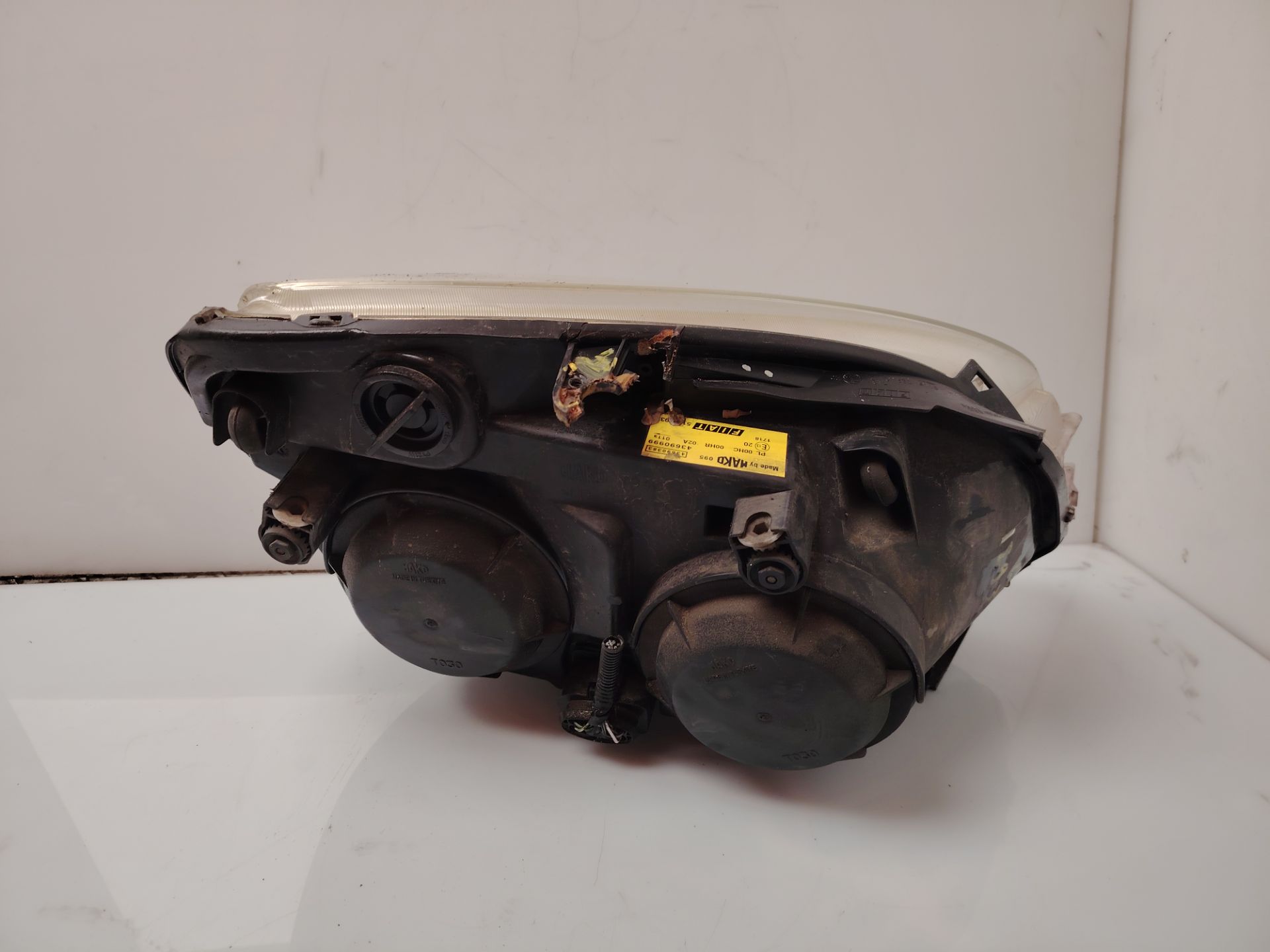 FARO IZQUIERDO 136506