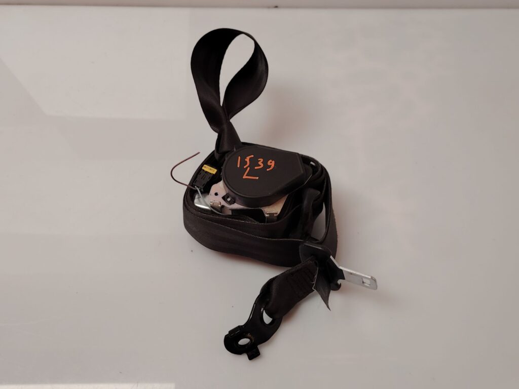 CINTURON SEGURIDAD DELANTERO IZQUIERDO 136595