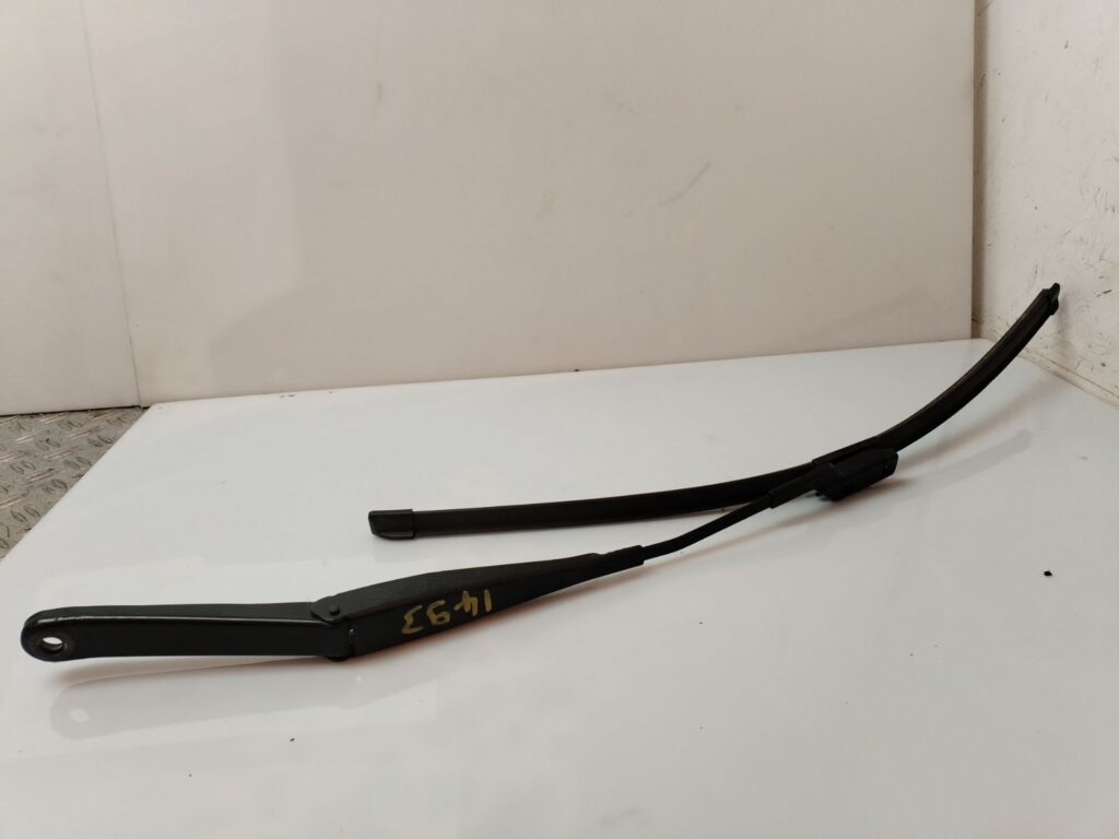 BRAZO LIMPIA DELANTERO IZQUIERDO 135876