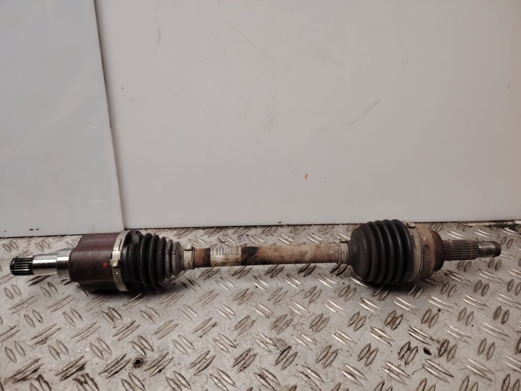 TRANSMISION DELANTERA IZQUIERDA 136330