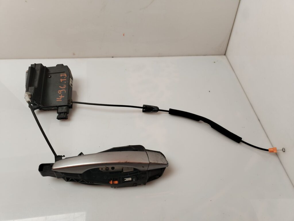 CERRADURA PUERTA TRASERA DERECHA 136129