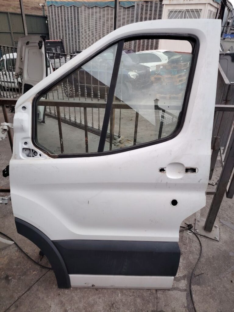 PUERTA DELANTERA IZQUIERDA 136341