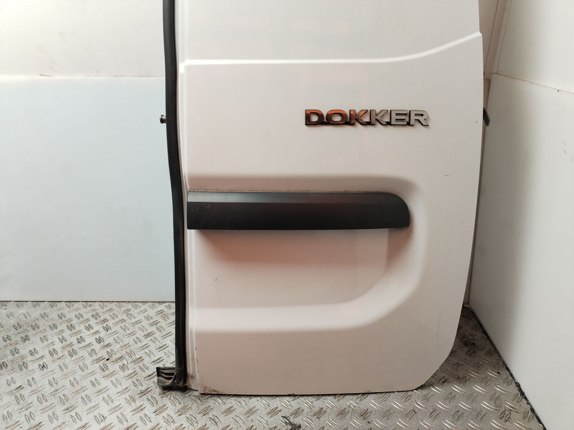 PUERTA TRASERA DERECHA 136294