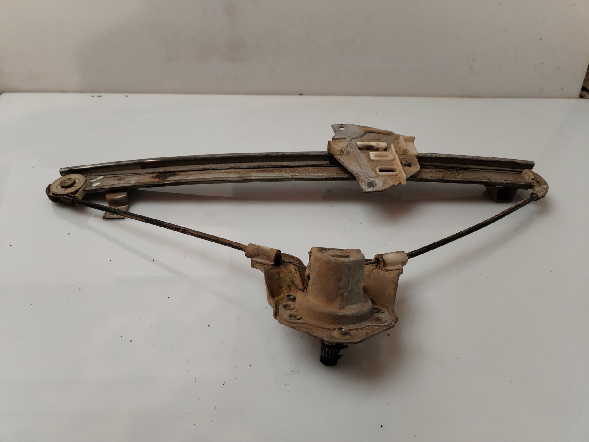 ELEVALUNAS TRASERO IZQUIERDO 135908