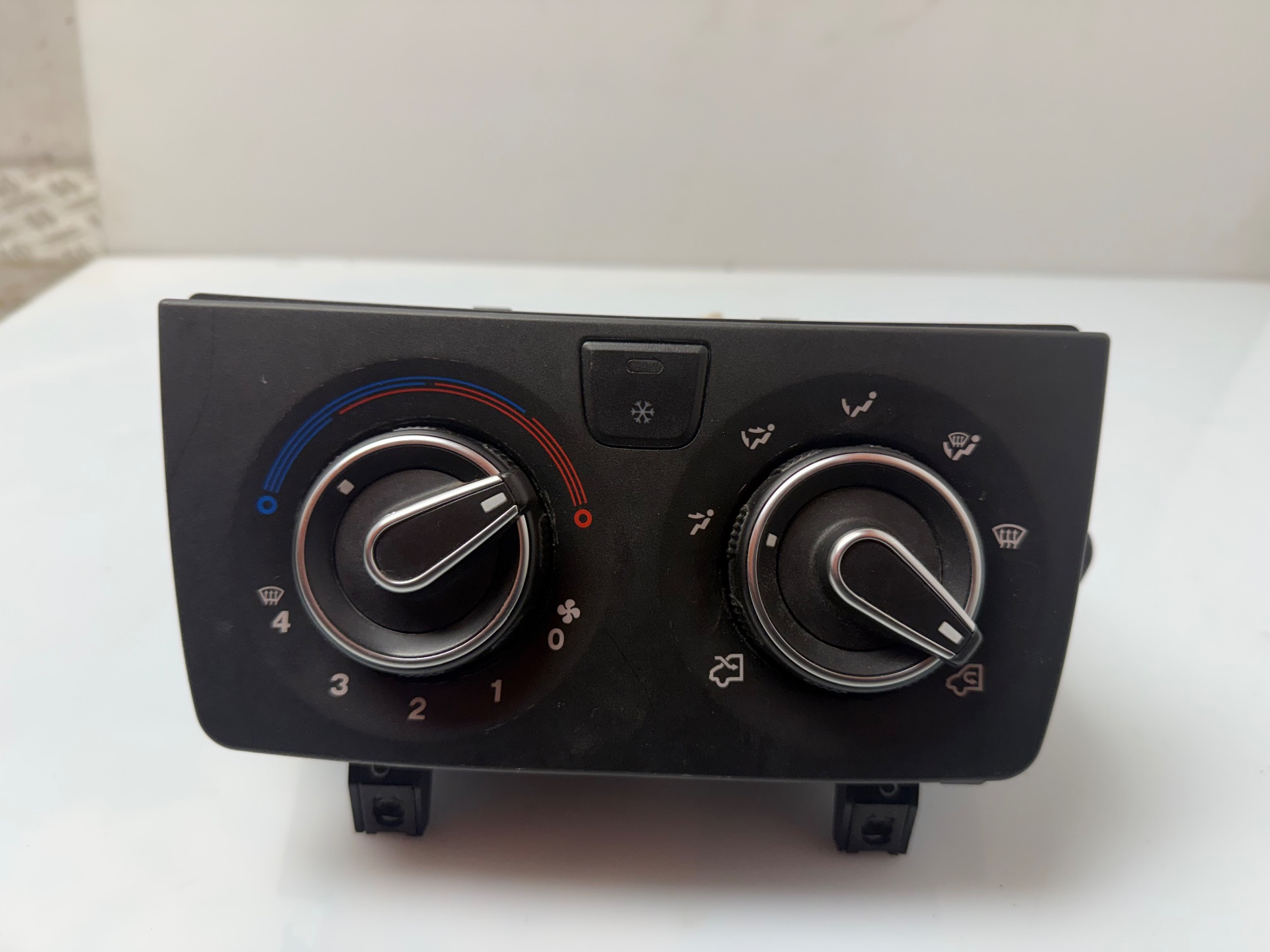 MANDO CALEFACCION / AIRE ACONDICIONADO 136048