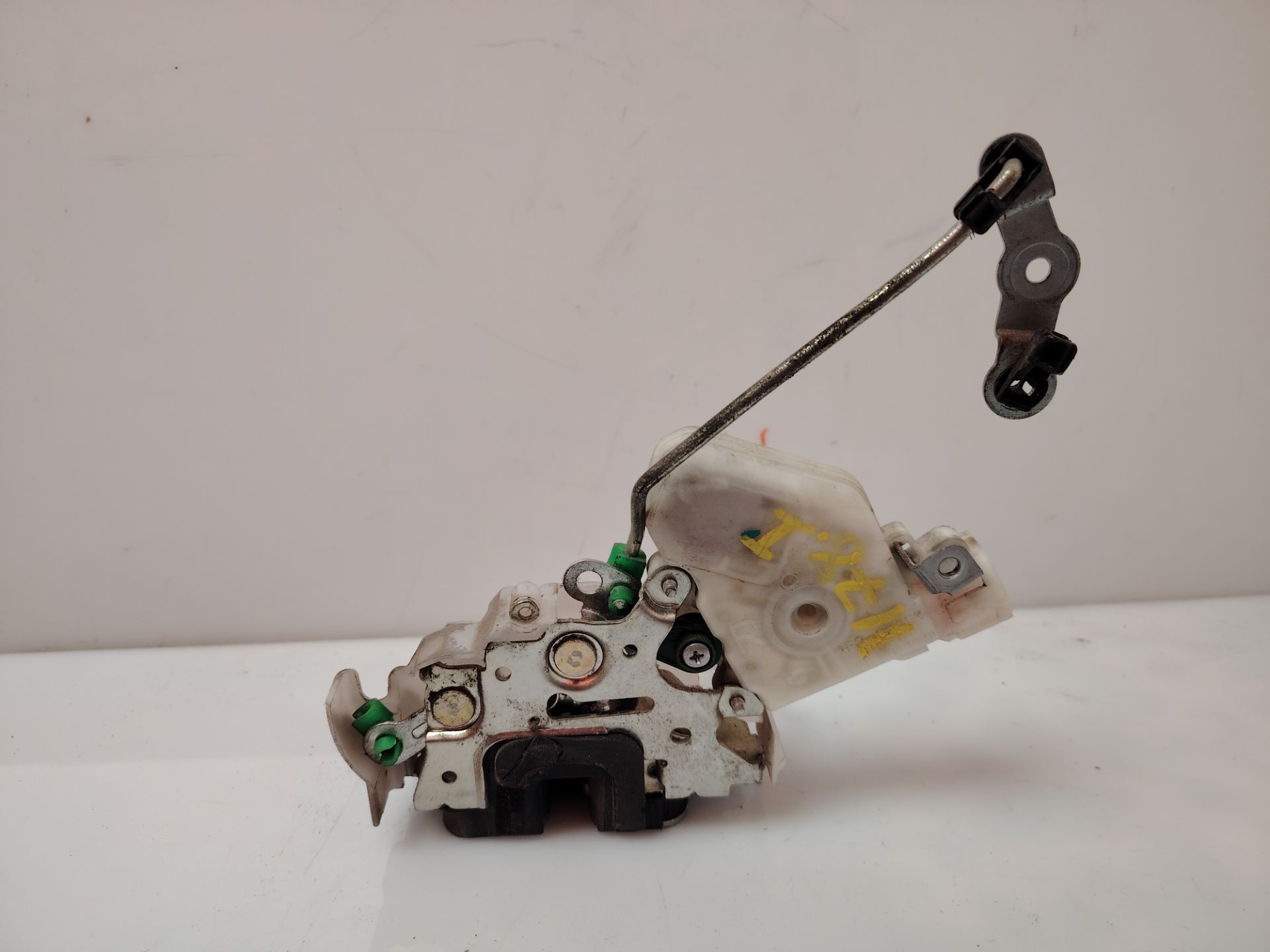 CERRADURA PUERTA DELANTERA IZQUIERDA 136438