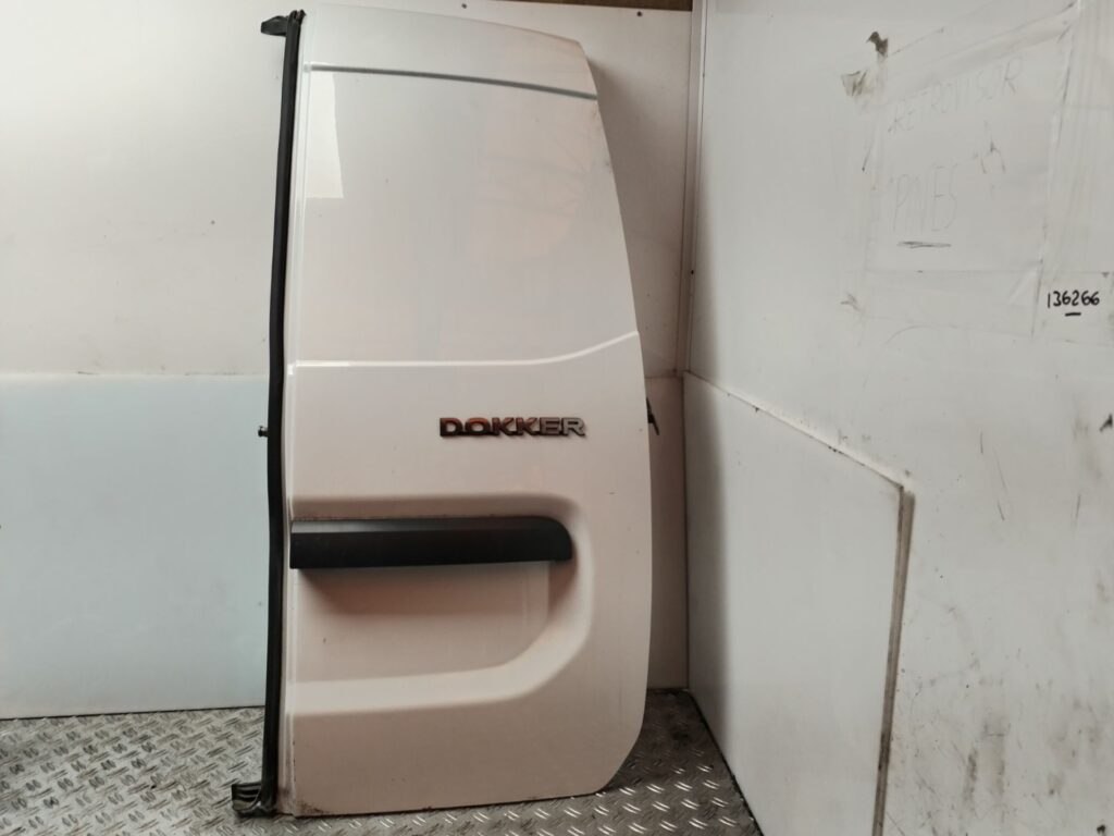 PUERTA TRASERA DERECHA 136294