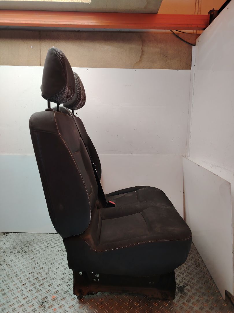 ASIENTO DELANTERO DERECHO 136393