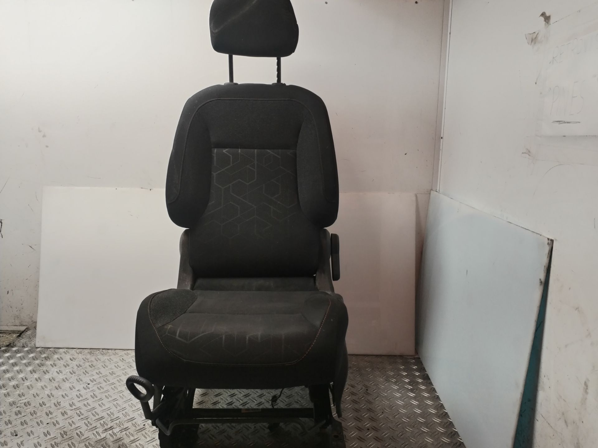 ASIENTO DELANTERO IZQUIERDO 135315