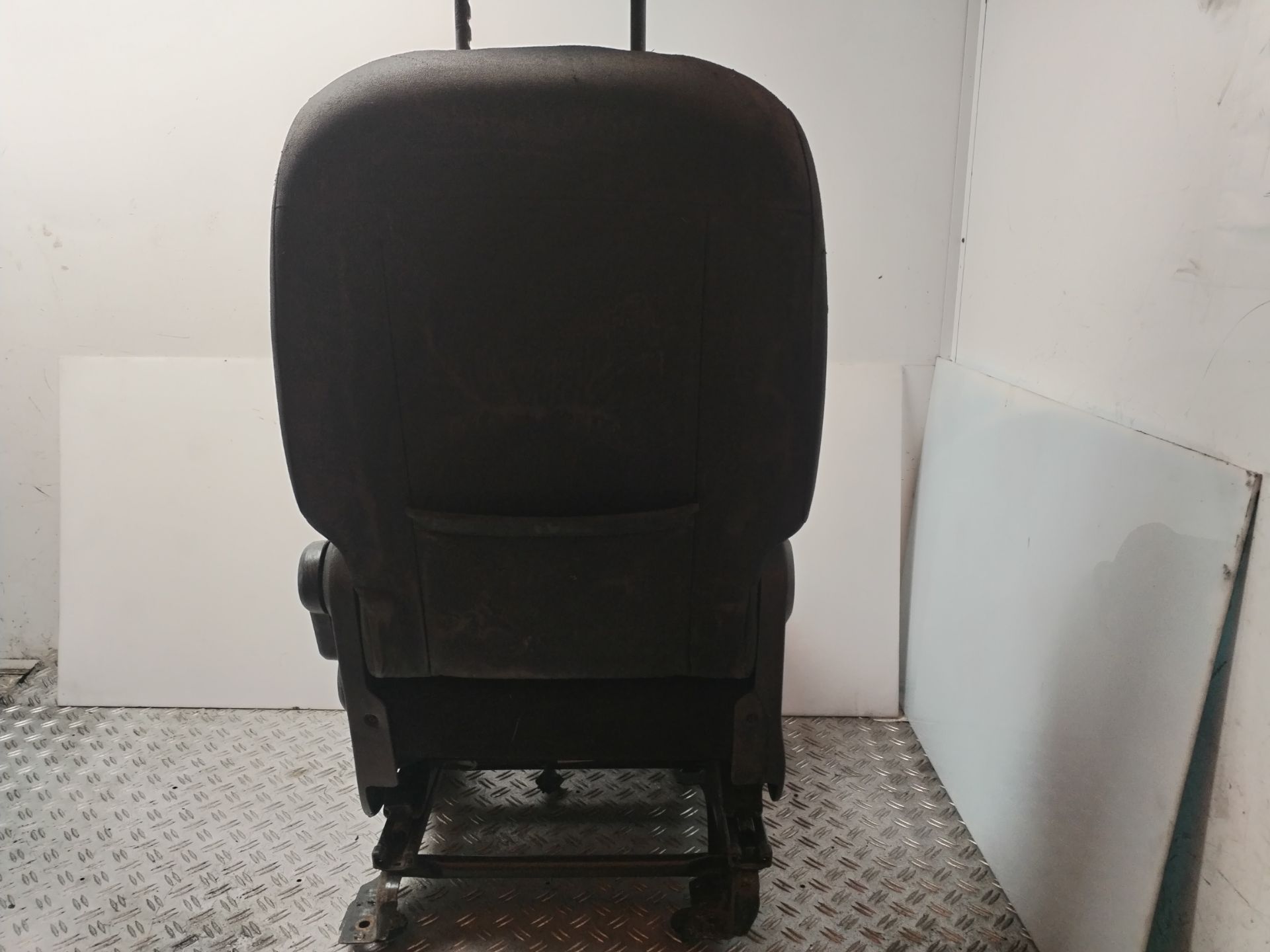 ASIENTO DELANTERO IZQUIERDO 135315