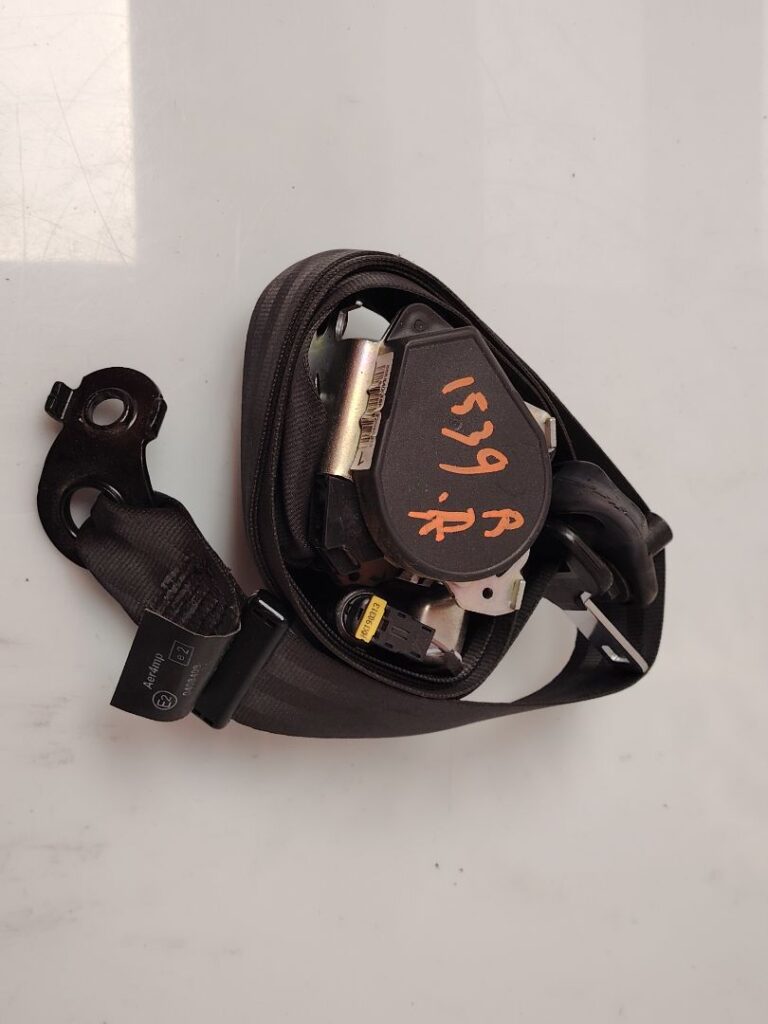 CINTURON SEGURIDAD DELANTERO DERECHO 136587