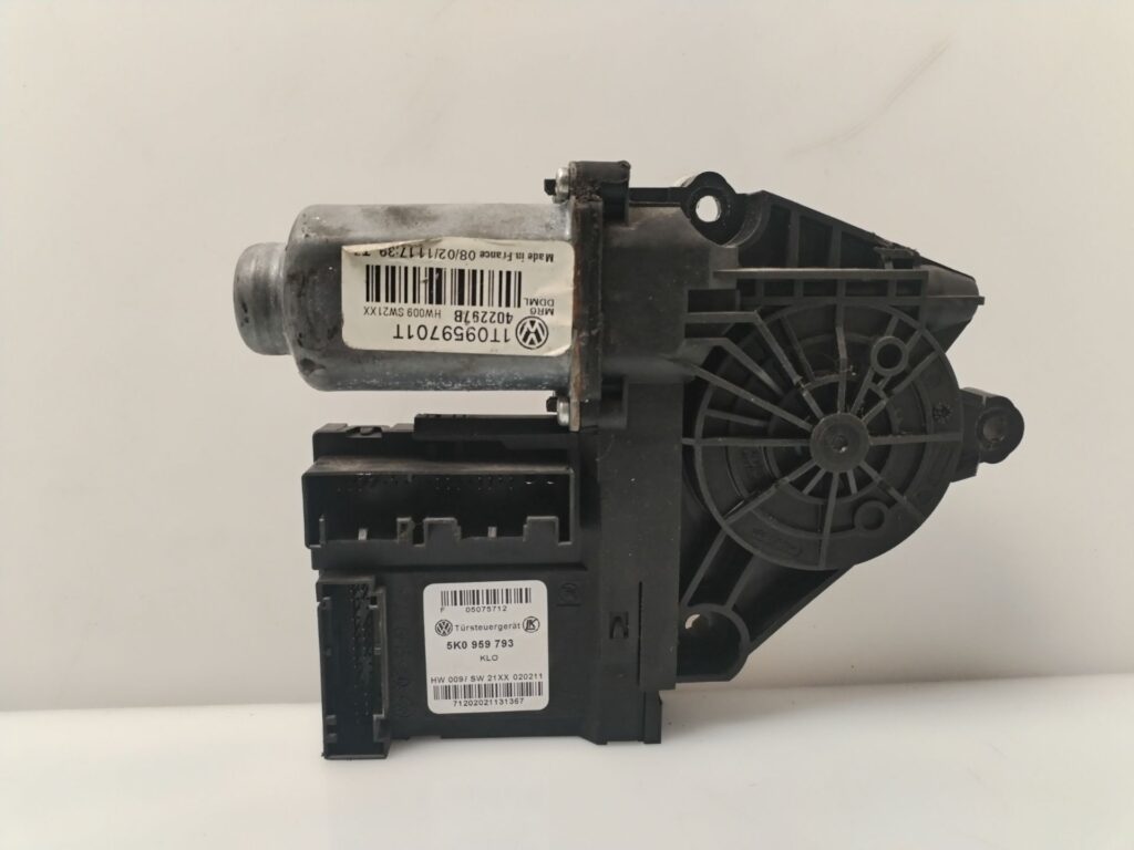 MOTOR ELEVALUNAS DELANTERO IZQUIERDO 135970