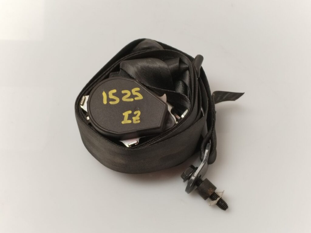 CINTURON SEGURIDAD DELANTERO IZQUIERDO 135820