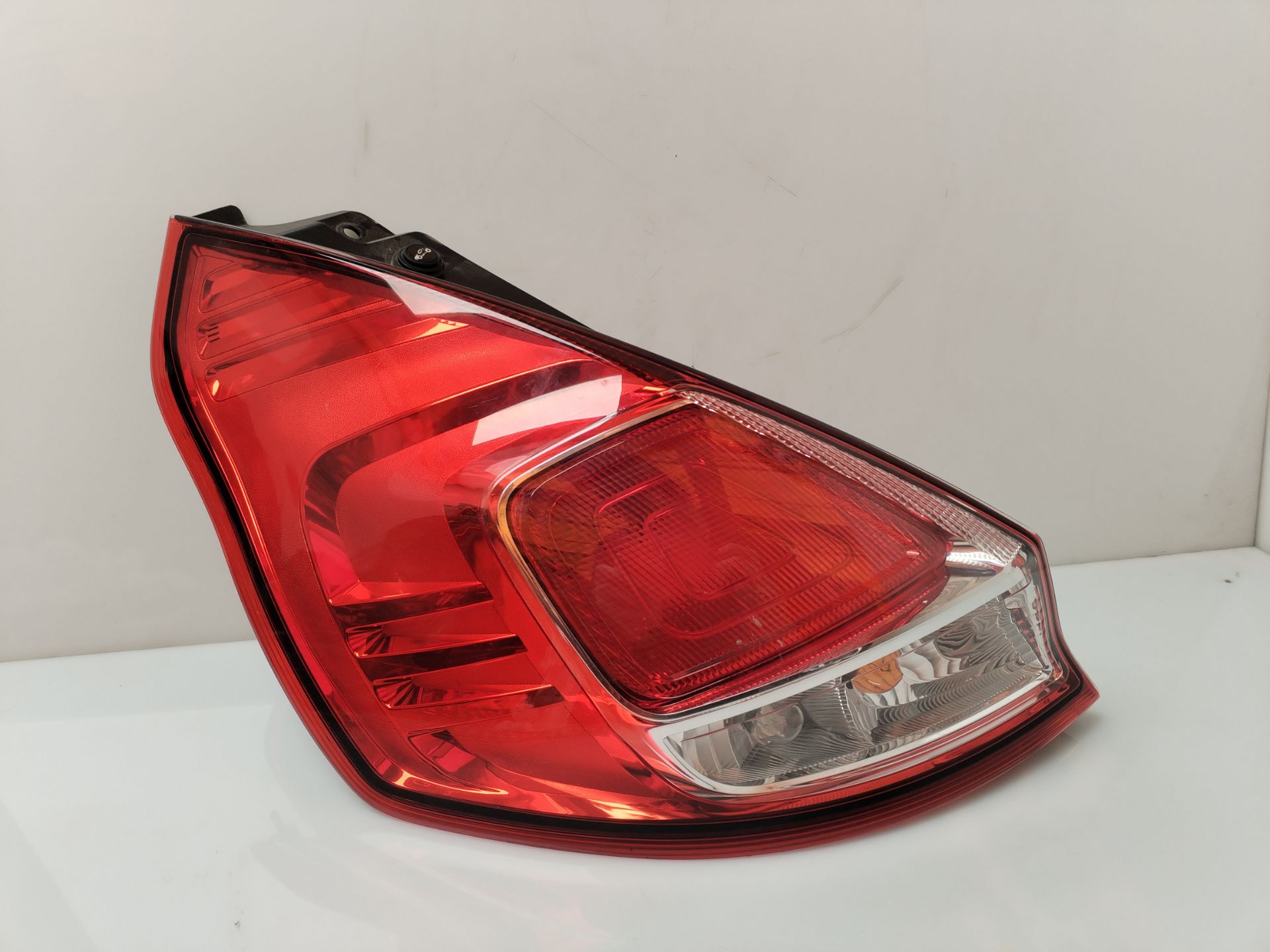 PILOTO TRASERO IZQUIERDO 136127