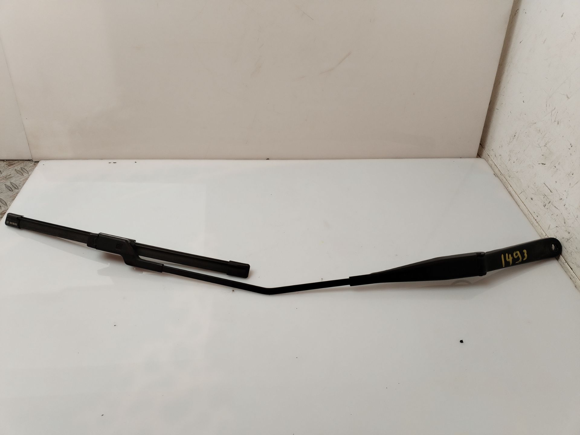 BRAZO LIMPIA DELANTERO DERECHO 135872