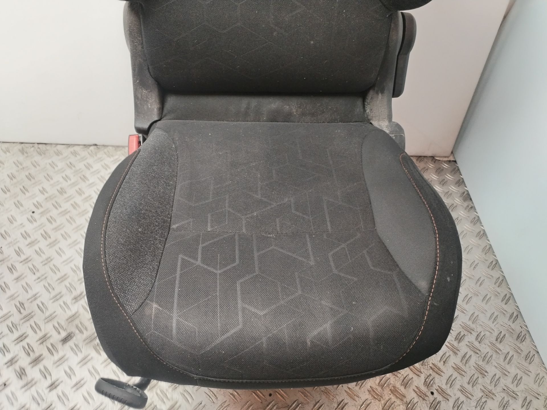 ASIENTO DELANTERO IZQUIERDO 135315