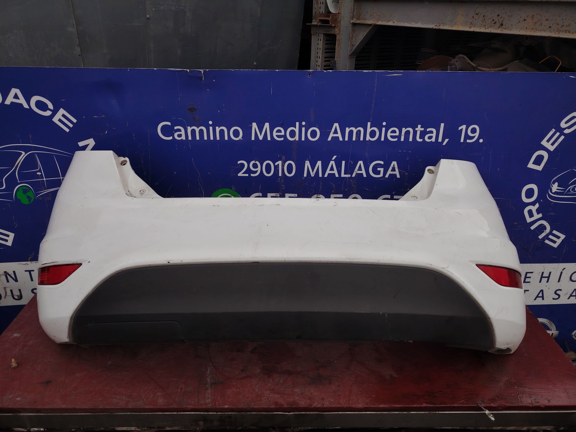 PARAGOLPES TRASERO 136364