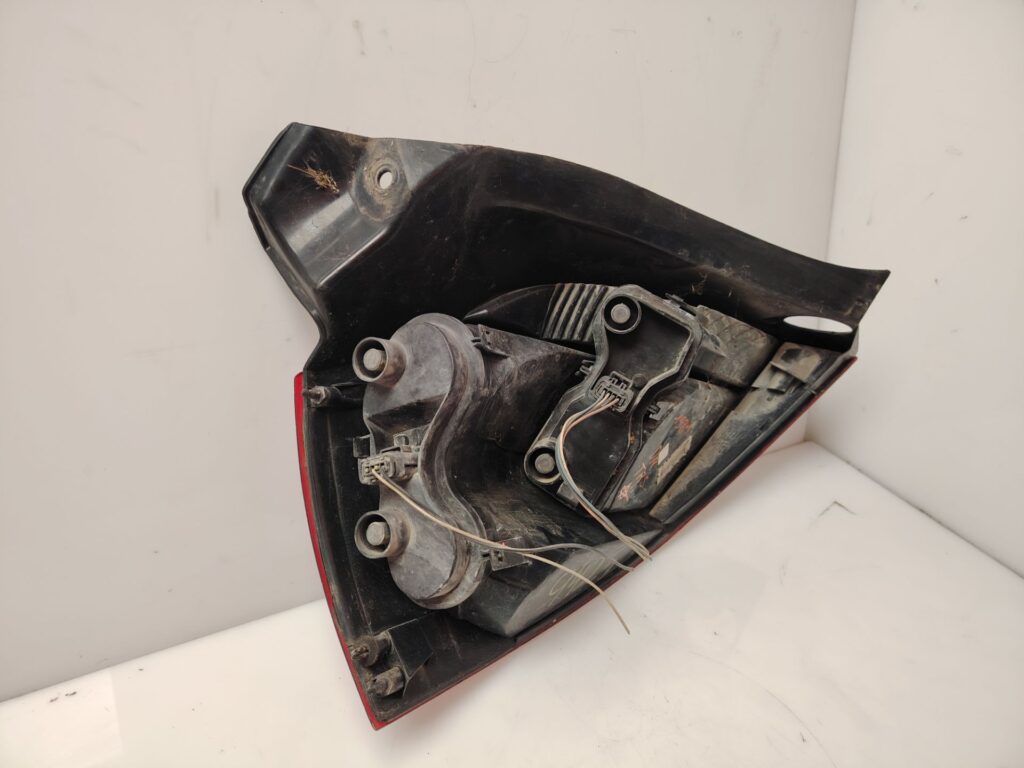 PILOTO TRASERO DERECHO 137430