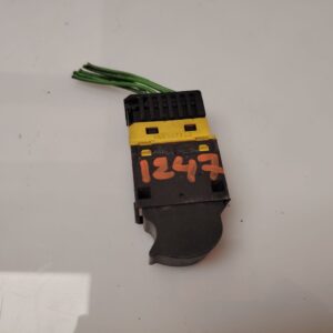 MANDO ELEVALUNAS DELANTERO DERECHO 137613