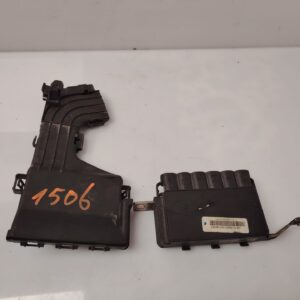 CAJA RELES / FUSIBLES 136657